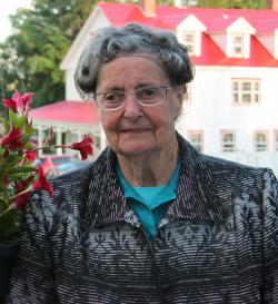 Evelyn Urquhart - 1925-2017